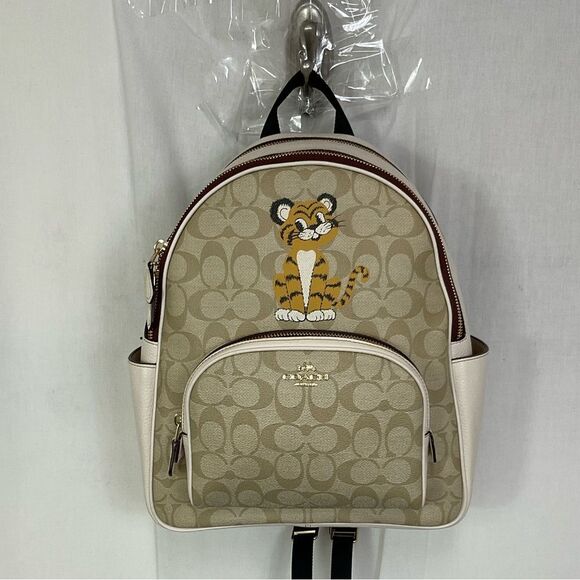 Coach Court In Signature Coated Canvas With Tiger Adjustable Straps Backpack main image 10
